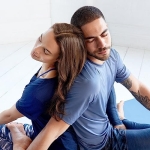 Head & Shoulders 2 in 1 Dandruff Shampoo and Conditioner, Anti-Dandruff Treatment, Tea Tree Oil for Daily Use, 32.1 oz Each, Twin Pack - Image 2