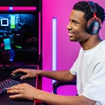 HyperX Cloud Alpha Wireless - Gaming Headset for PC, 300-hour battery life, DTS Headphone:X Spatial Audio, Memory foam, Dual Chamber Drivers, Noise-cancelling mic, Durable aluminium frame - Image 9