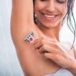 Bic Click 3 Soleil Sensitive Refillable Women's Razor, 30% Recycled Plastic Handle and 3-Blade Refills - Box of 1+2 - Image 3