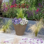 2 x Artificial Rattan Patio Planters Purple and White Faux Silk Pansies with Conifer/Cedar Topiary ideal for Home, Patio, Garden Outdoor Living 60cm/23.5in - Image 4