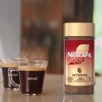 NESCAFÉ Gold Blend Intense Premium Instant Coffee, Dark and Vibrant with Dark Roasted Arabica, 200g (Pack of 1) - Image 4